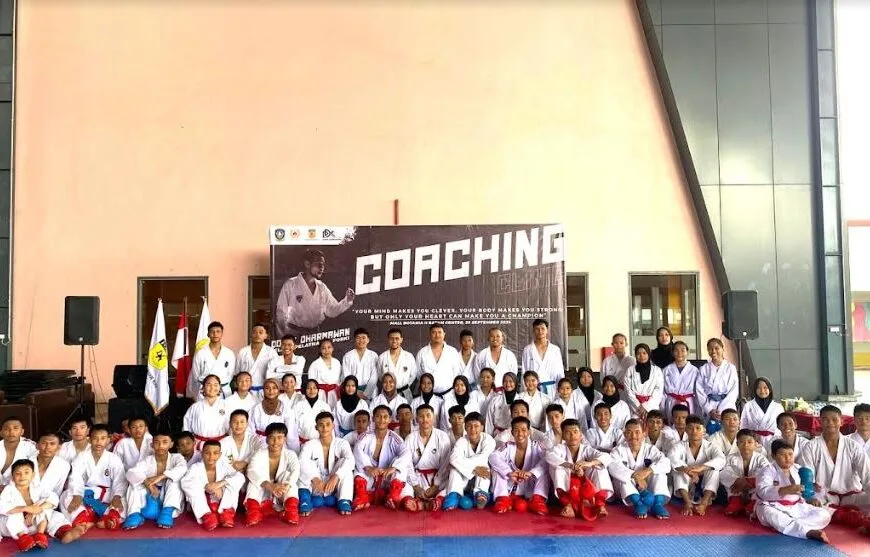 Pelatih Pelatnas PB FORKI Donny Dharmawan Ungkap Rahasia Teknik Karate dalam Coaching Clinic di Batam